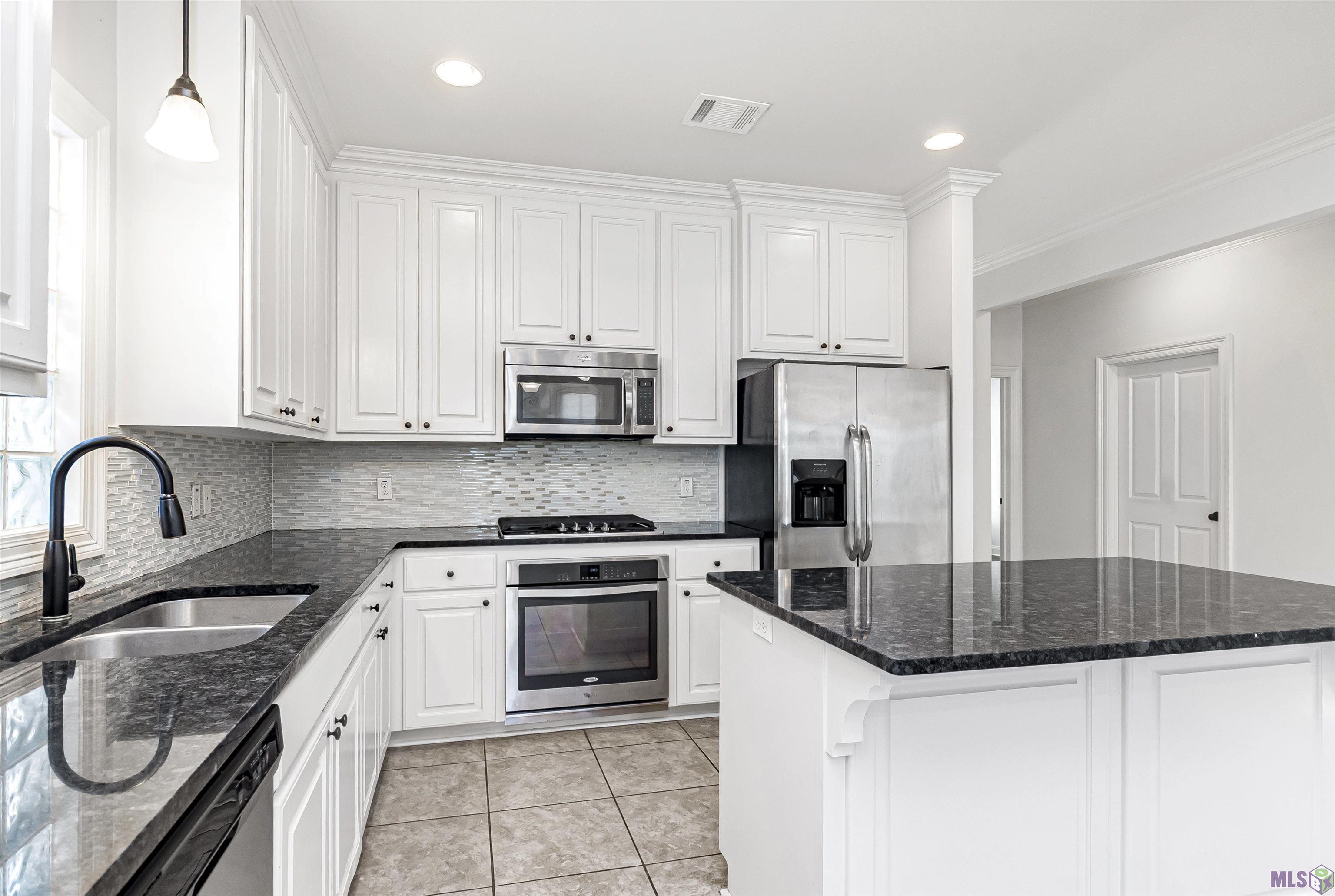 3167 Cypress View Lane Baton Rouge, LA 70810 - Photo 2 of 12