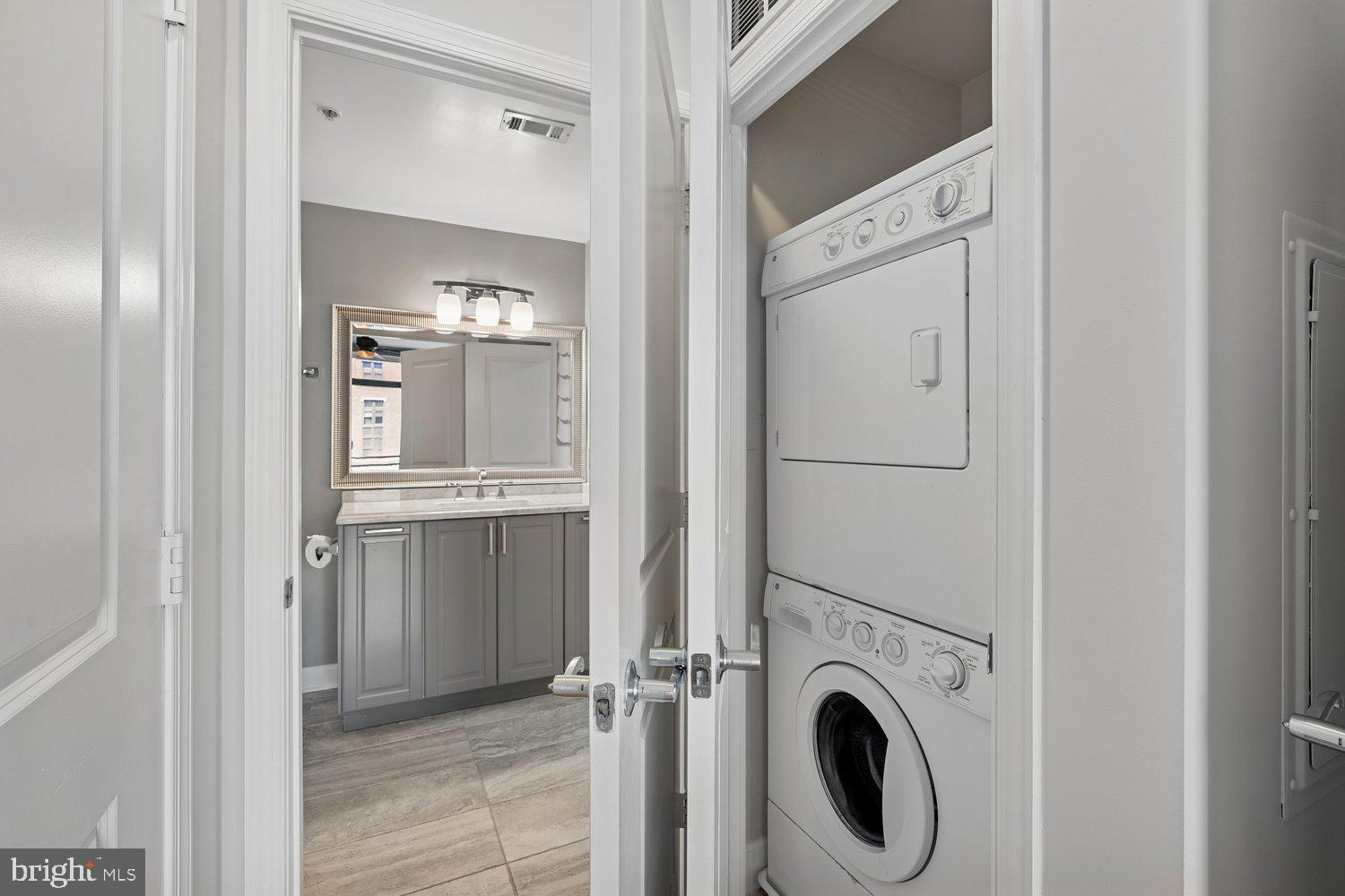 3650 South Glebe Road, Unit 445 Arlington, VA 22202 - Photo 26 of 53 Washer Dryer