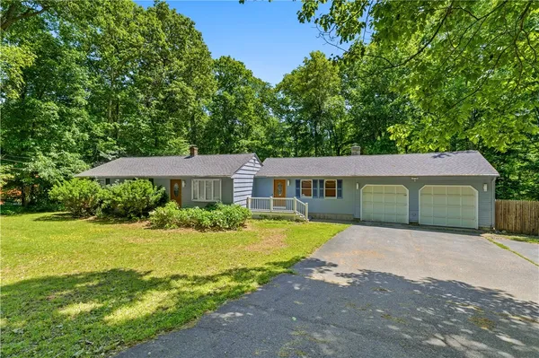 $525,000 | 584 Hartford Pike, Scituate, RI 02857