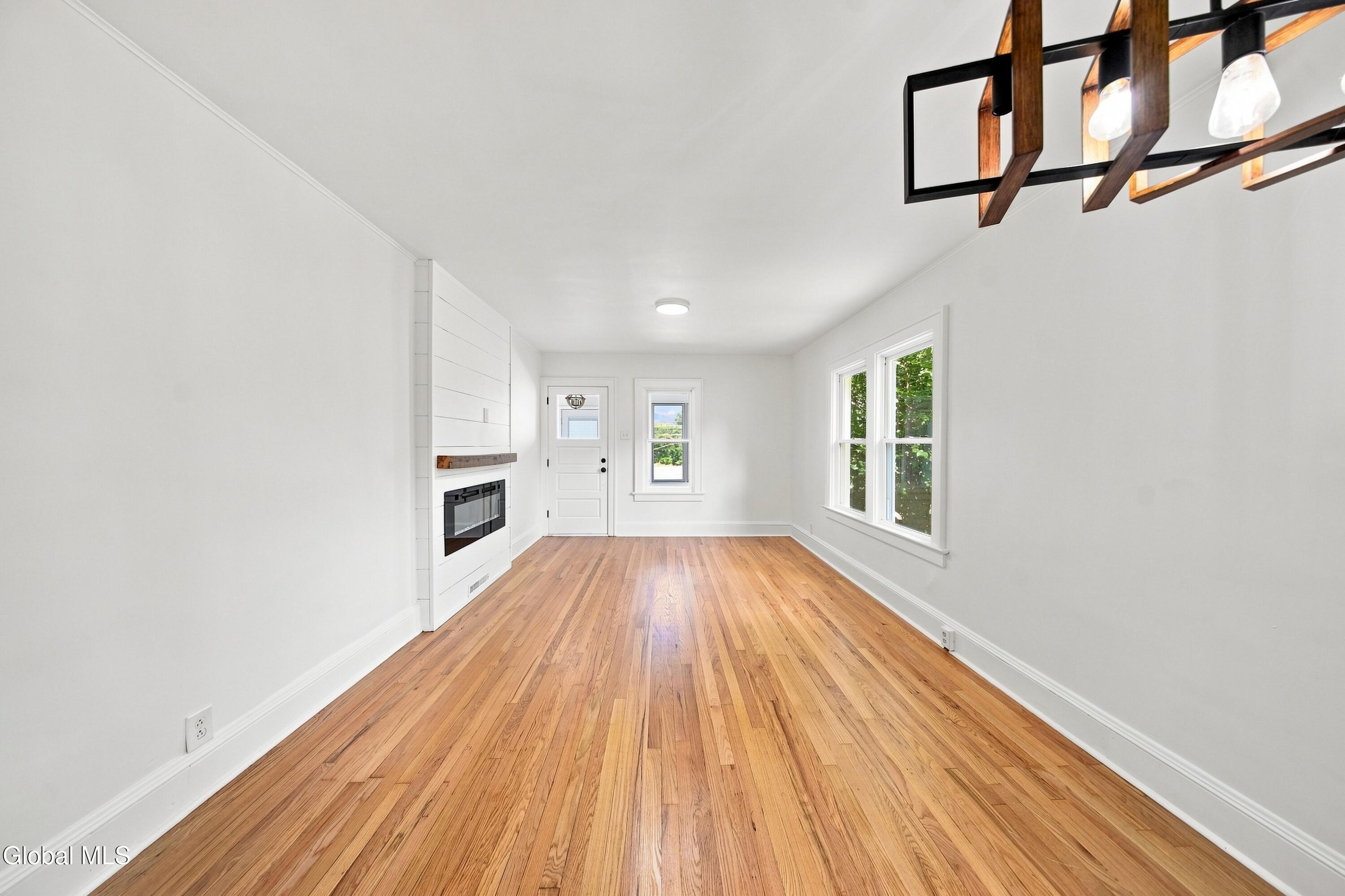 383 Vley Road Schenectady, NY 12302 - Photo 7 of 40 7