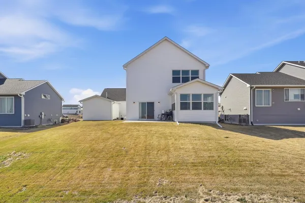 $610,000 | 9934 14th Circle Northeast, St. Michael, MN 55376