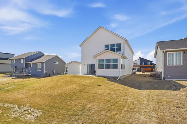 $610,000 | 9934 14th Circle Northeast, St. Michael, MN 55376