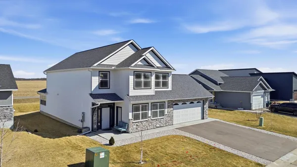 $610,000 | 9934 14th Circle Northeast, St. Michael, MN 55376