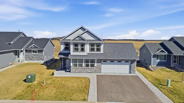 $610,000 | 9934 14th Circle Northeast, St. Michael, MN 55376