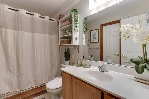 $139,900 | 903 North Linden Street, Unit 207, Normal, IL 61761