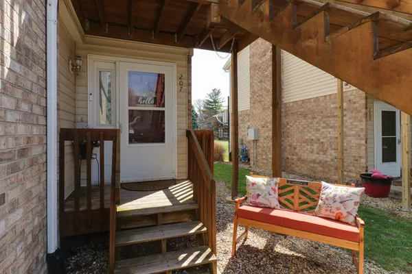 $139,900 | 903 North Linden Street, Unit 207, Normal, IL 61761