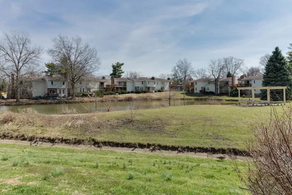 $139,900 | 903 North Linden Street, Unit 207, Normal, IL 61761