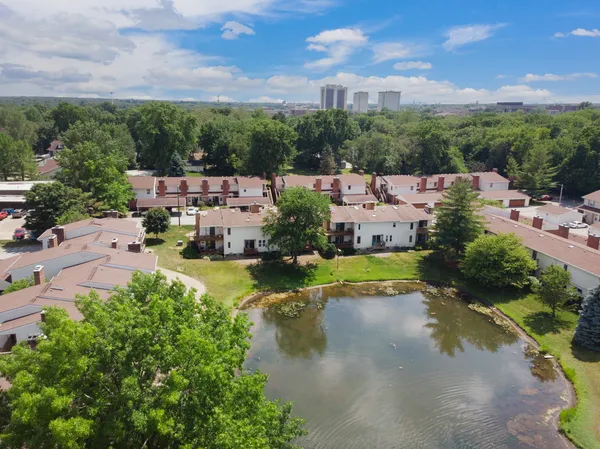 $139,900 | 903 North Linden Street, Unit 207, Normal, IL 61761