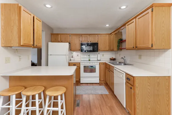 $139,900 | 903 North Linden Street, Unit 207, Normal, IL 61761