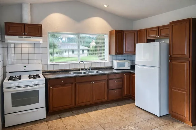 $1,785 | 494 Alta Mesa Drive, Riverside, CA 92507