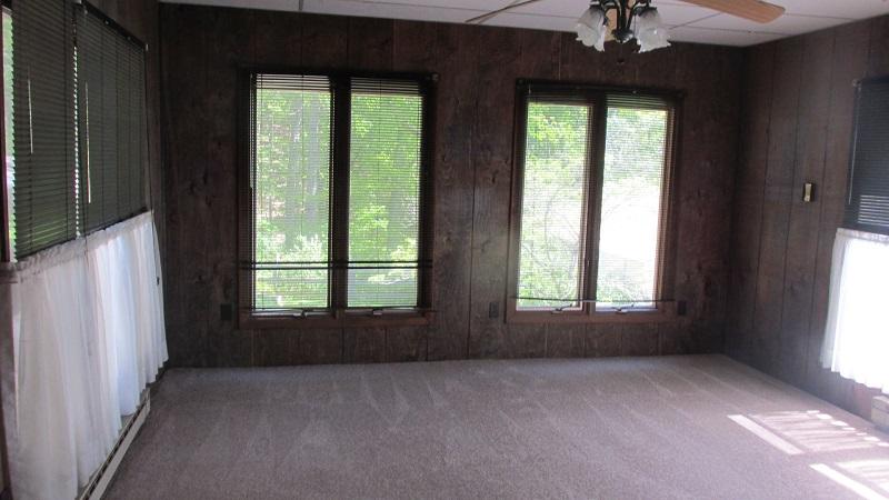 1016 Estates Road Southeast Roanoke, VA 24014 - Photo 9 of 56 Sun room on back of home