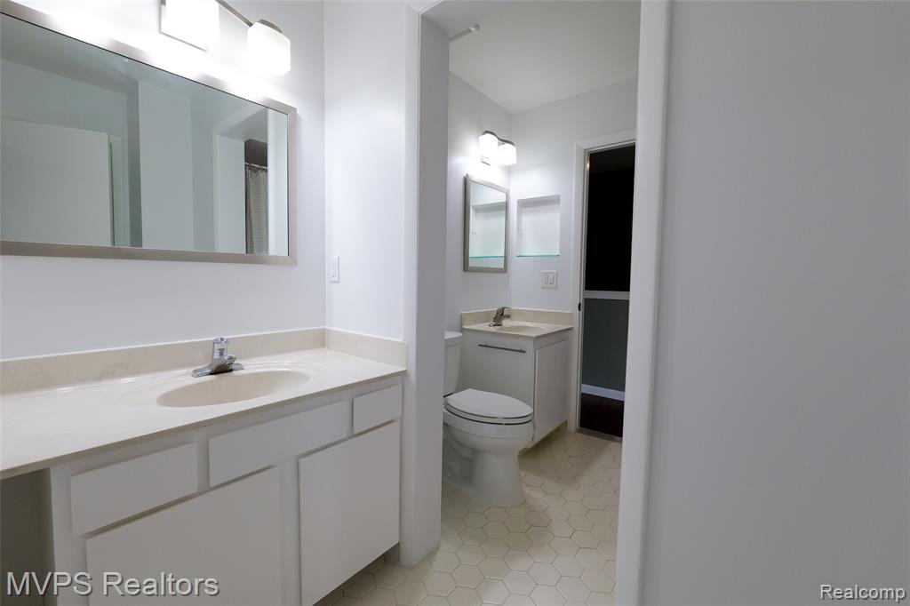 804 Oak Brook Ridge Drive, Unit 149 Rochester, MI 48307 - Photo 19 of 31