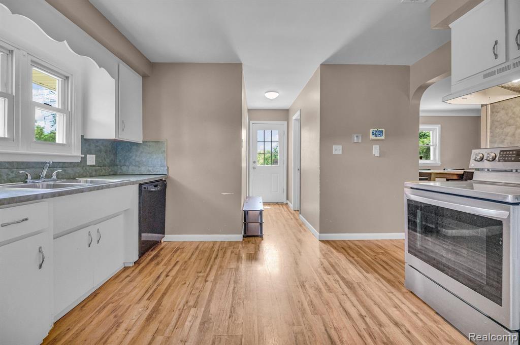22570 Clark Road Belleville, MI 48111 - Photo 7 of 29