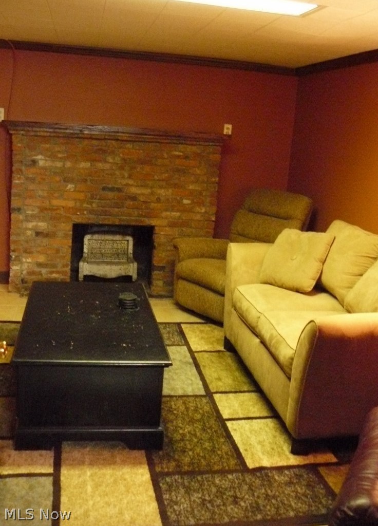 1663 Sunview Road Cleveland, OH 44124 - Photo 5 of 18