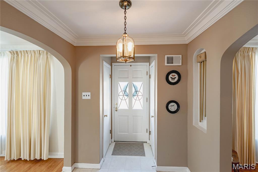 7328 Ravinia Drive Pasadena Hills, MO 63121 - Photo 3 of 63