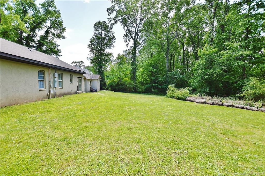 3710 Lake Road Charlotte, NC 28269 - Photo 15 of 16