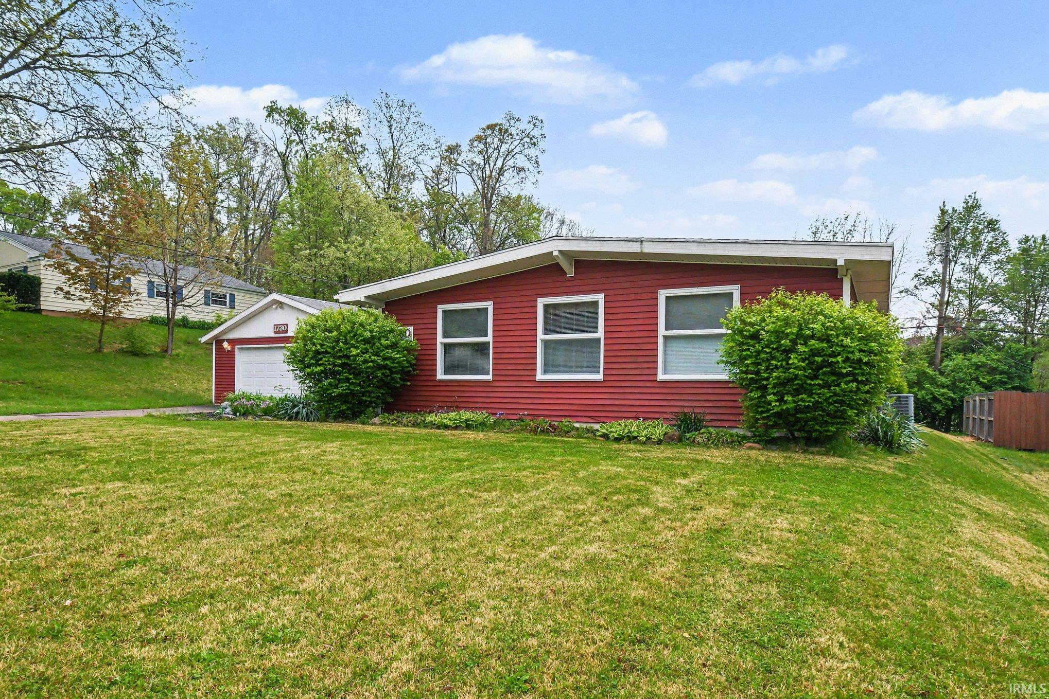 1730 Ridgedale Road South Bend, IN 46614 - Photo 3 of 26