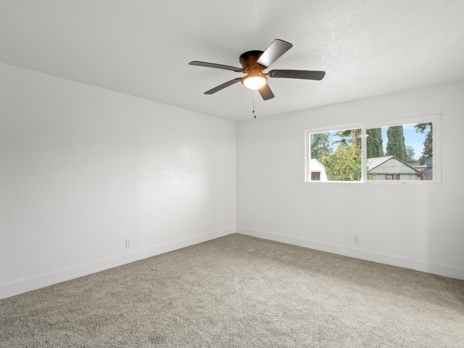 568 East San Ramon Avenue Fresno, CA 93710 - Photo 13 of 27