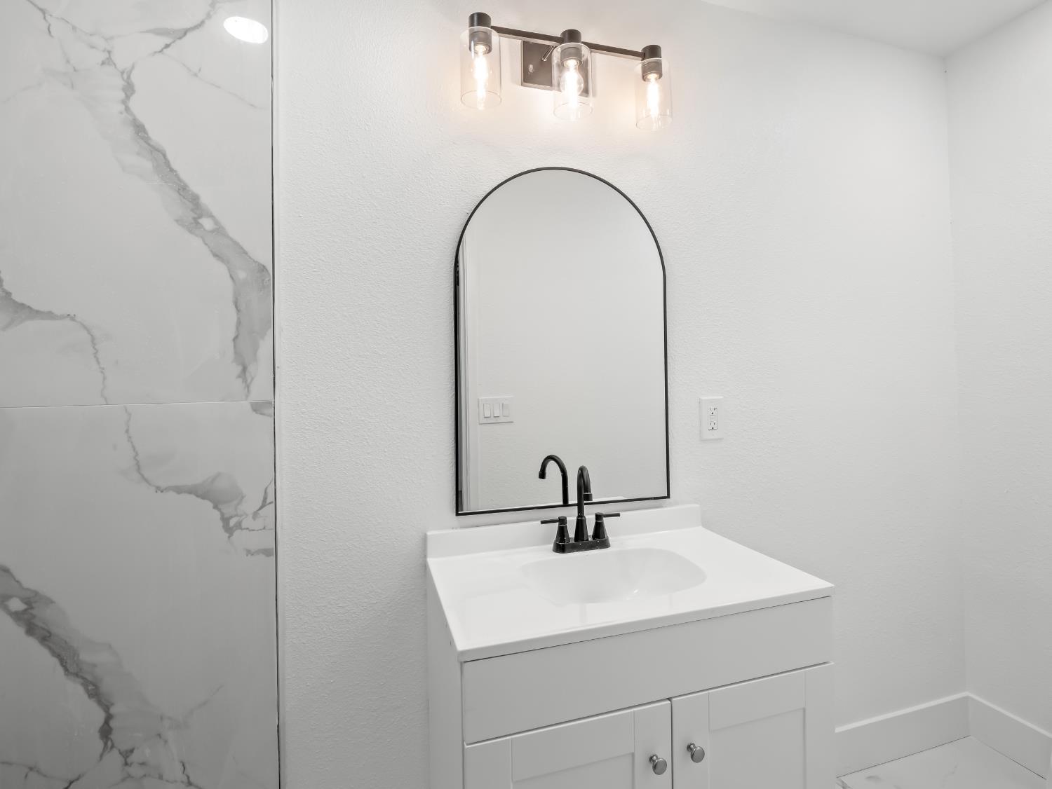 568 East San Ramon Avenue Fresno, CA 93710 - Photo 15 of 27