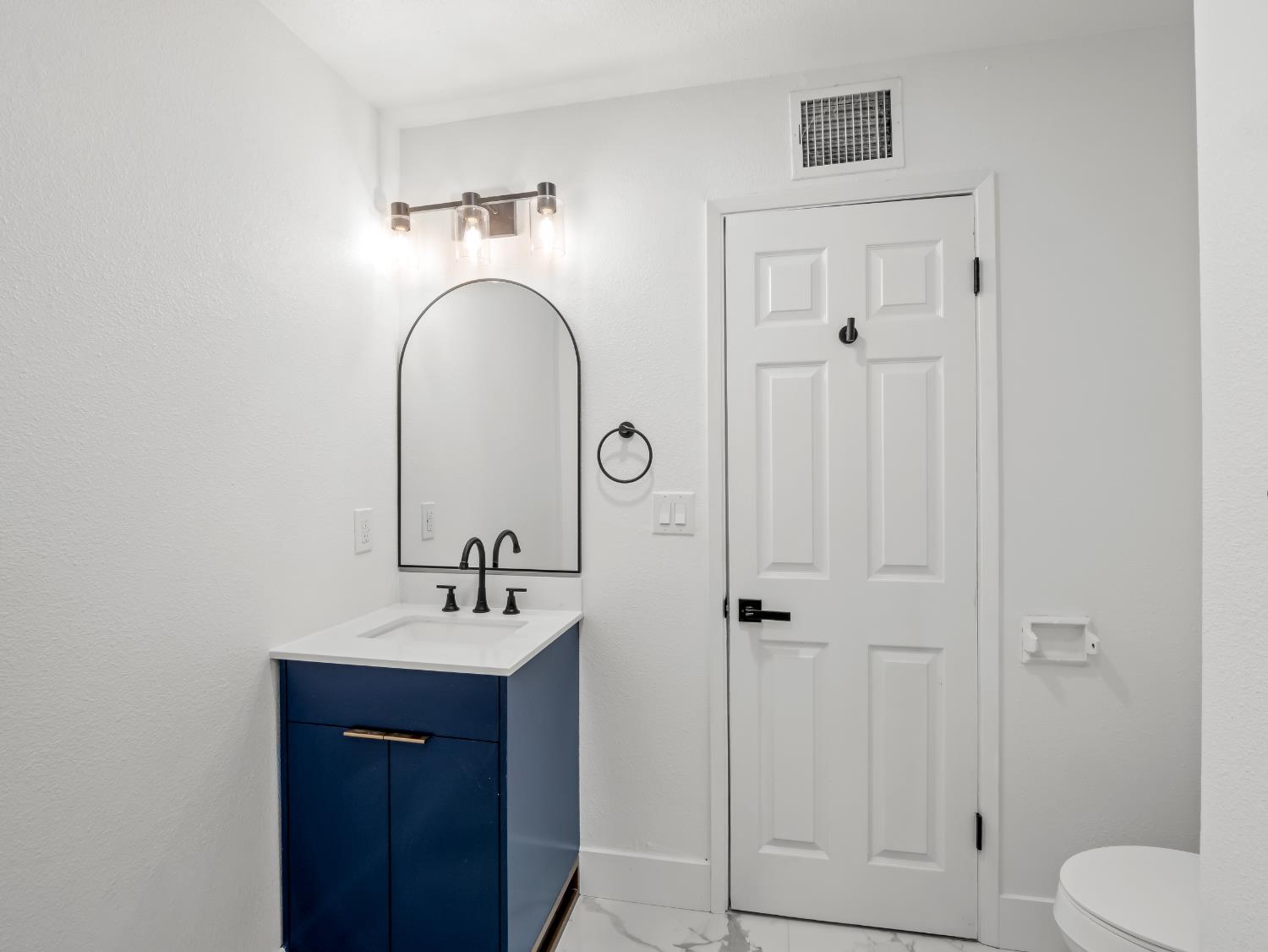 568 East San Ramon Avenue Fresno, CA 93710 - Photo 19 of 27