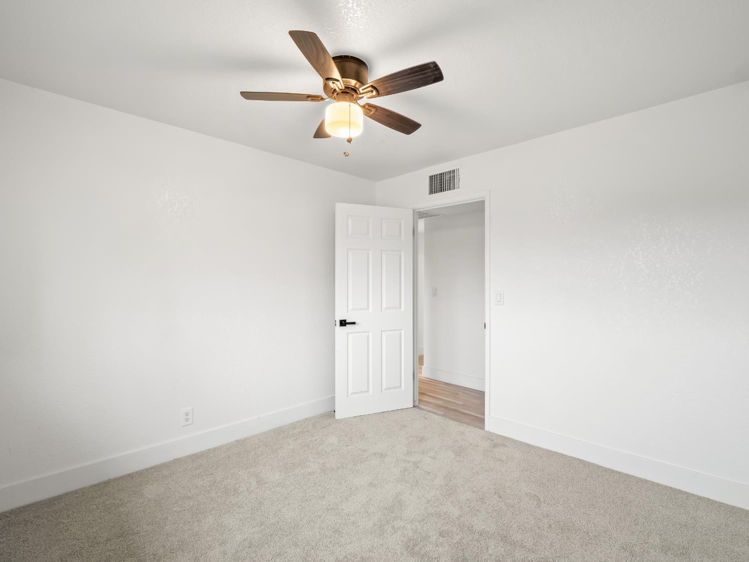 568 East San Ramon Avenue Fresno, CA 93710 - Photo 23 of 27