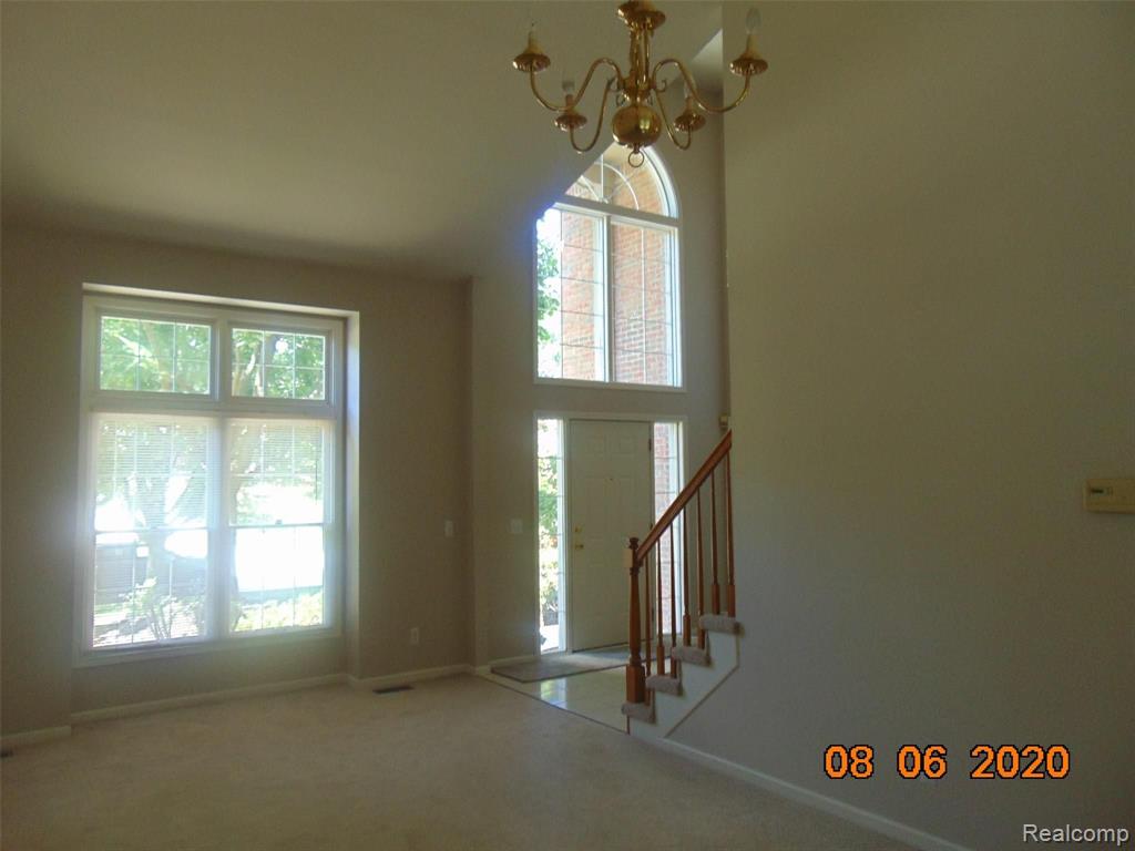 709 Lake Ridge Road Rochester Hills, MI 48307 - Photo 9 of 20