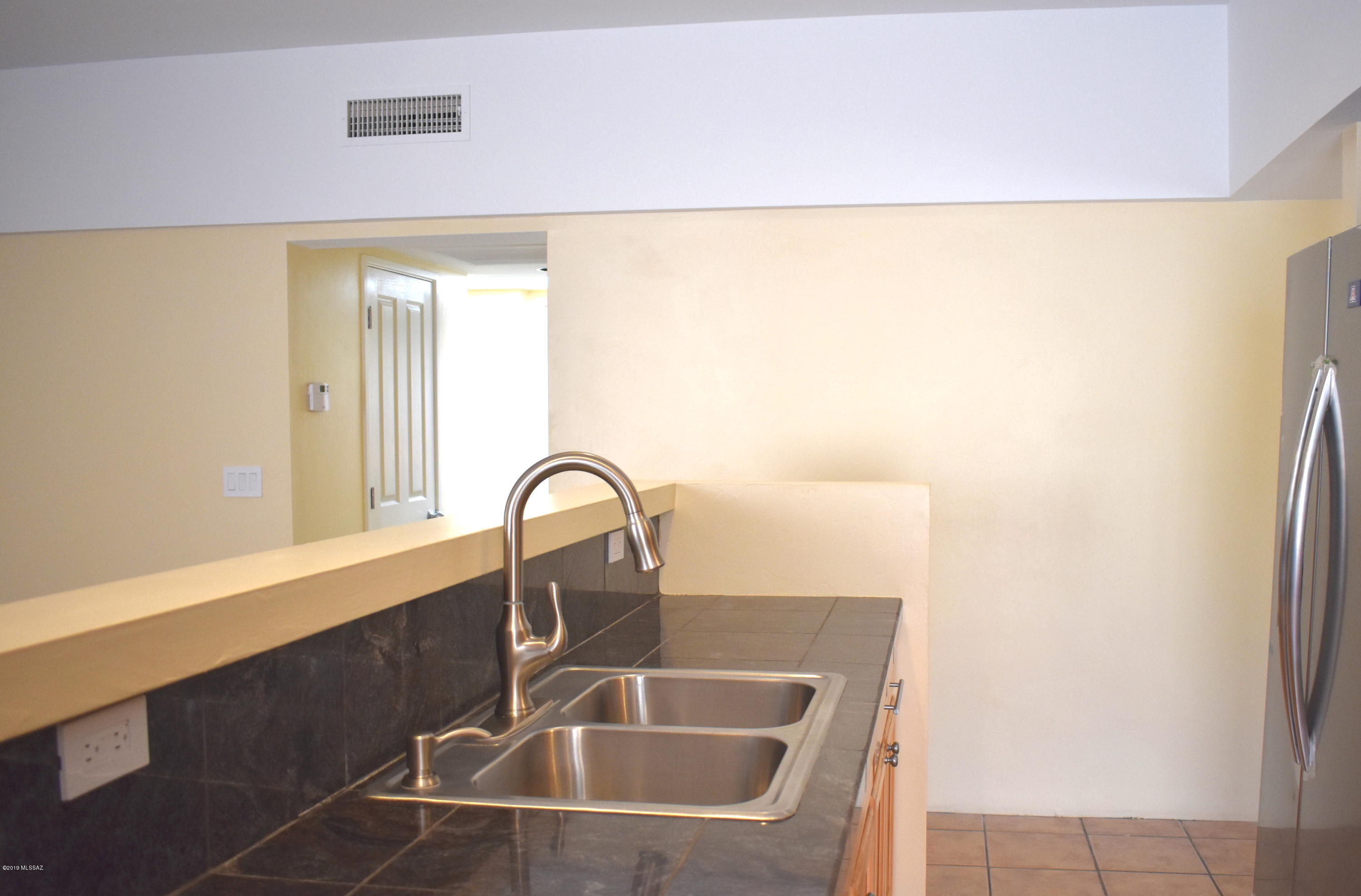 136 South Shadow Creek Place Tucson, AZ 85748 - Photo 11 of 33