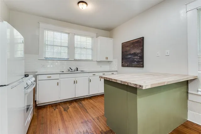 $1,950 | 517 South Vernon Avenue, Dallas, TX 75208