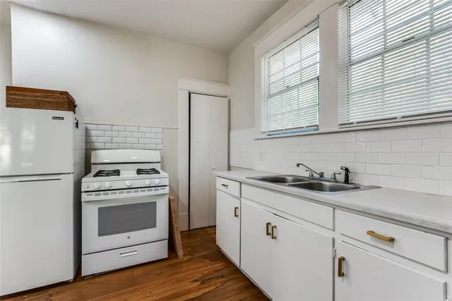 $1,950 | 517 South Vernon Avenue, Dallas, TX 75208