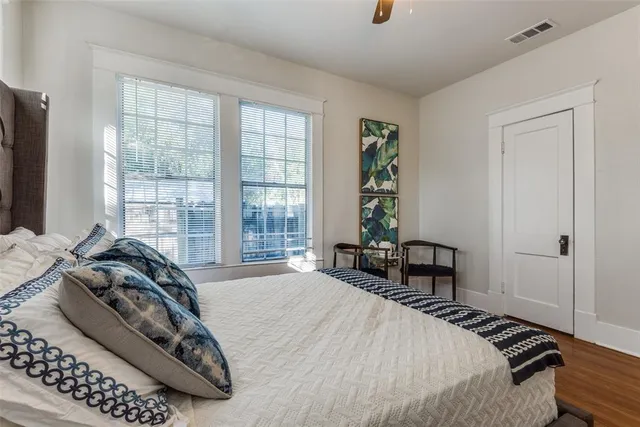 $1,950 | 517 South Vernon Avenue, Dallas, TX 75208