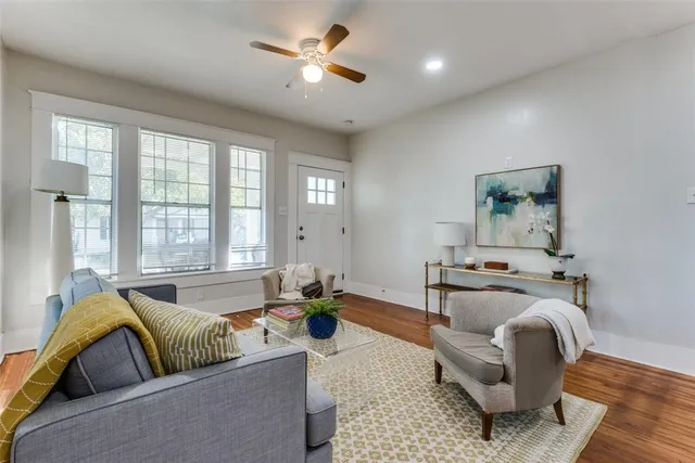 $1,950 | 517 South Vernon Avenue, Dallas, TX 75208