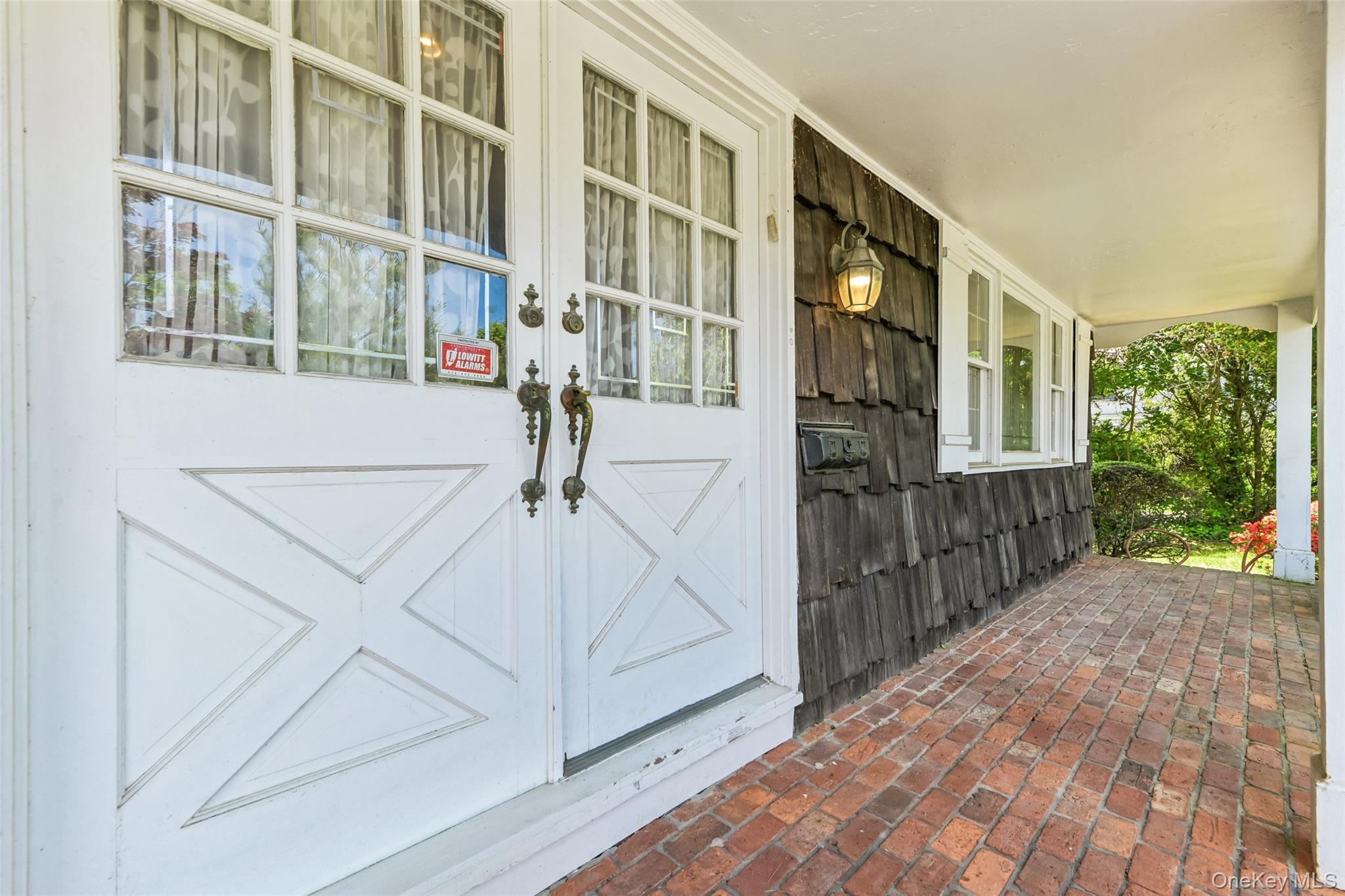 62 Larch Hill Road Lawrence, NY 11559 - Photo 27 of 47