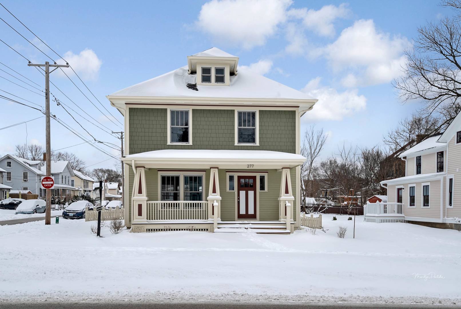 277 North Spring Street Elgin, IL 60120 - Photo 2 of 28