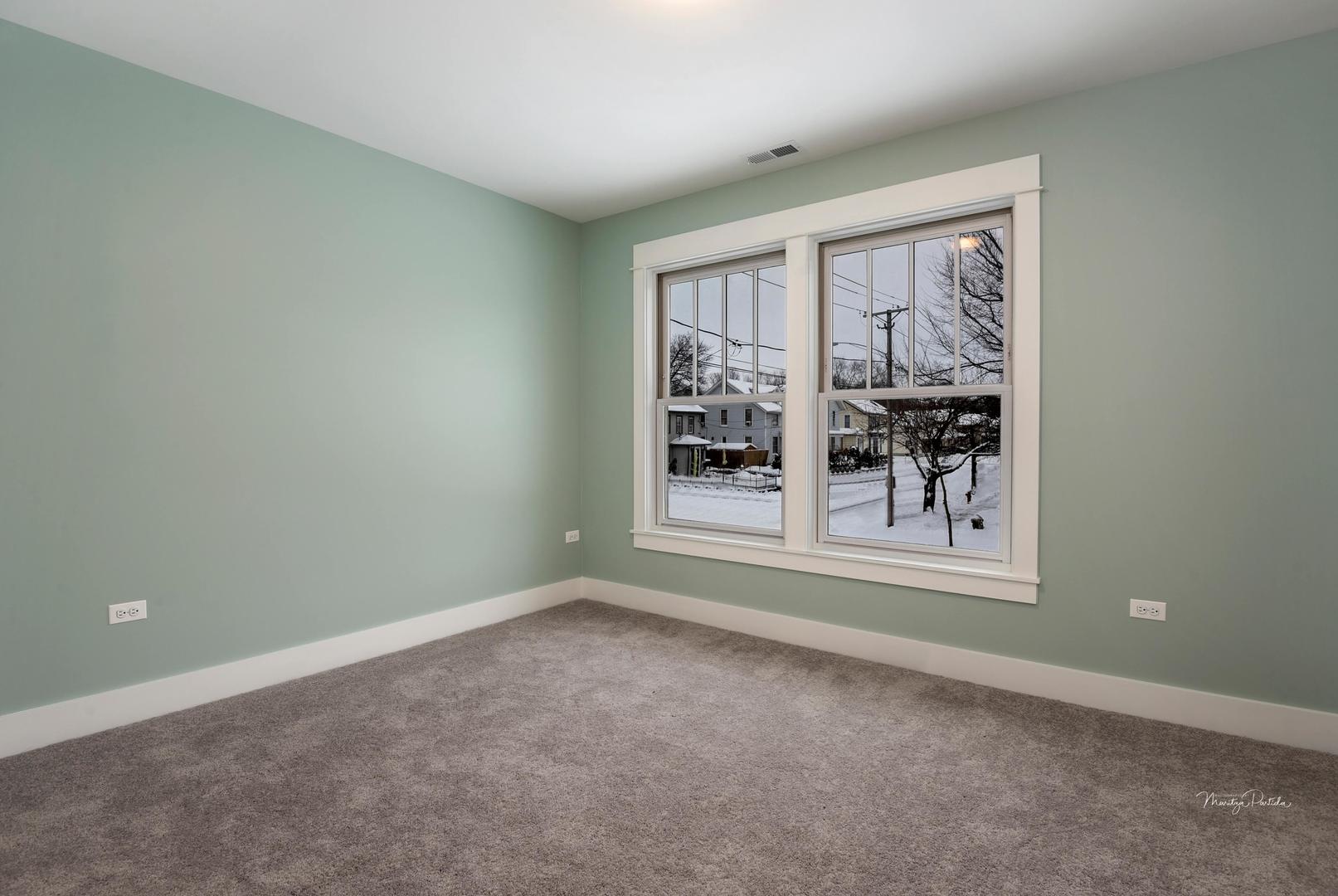 277 North Spring Street Elgin, IL 60120 - Photo 13 of 28