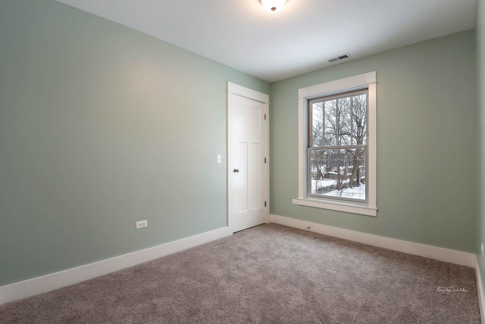 277 North Spring Street Elgin, IL 60120 - Photo 17 of 28