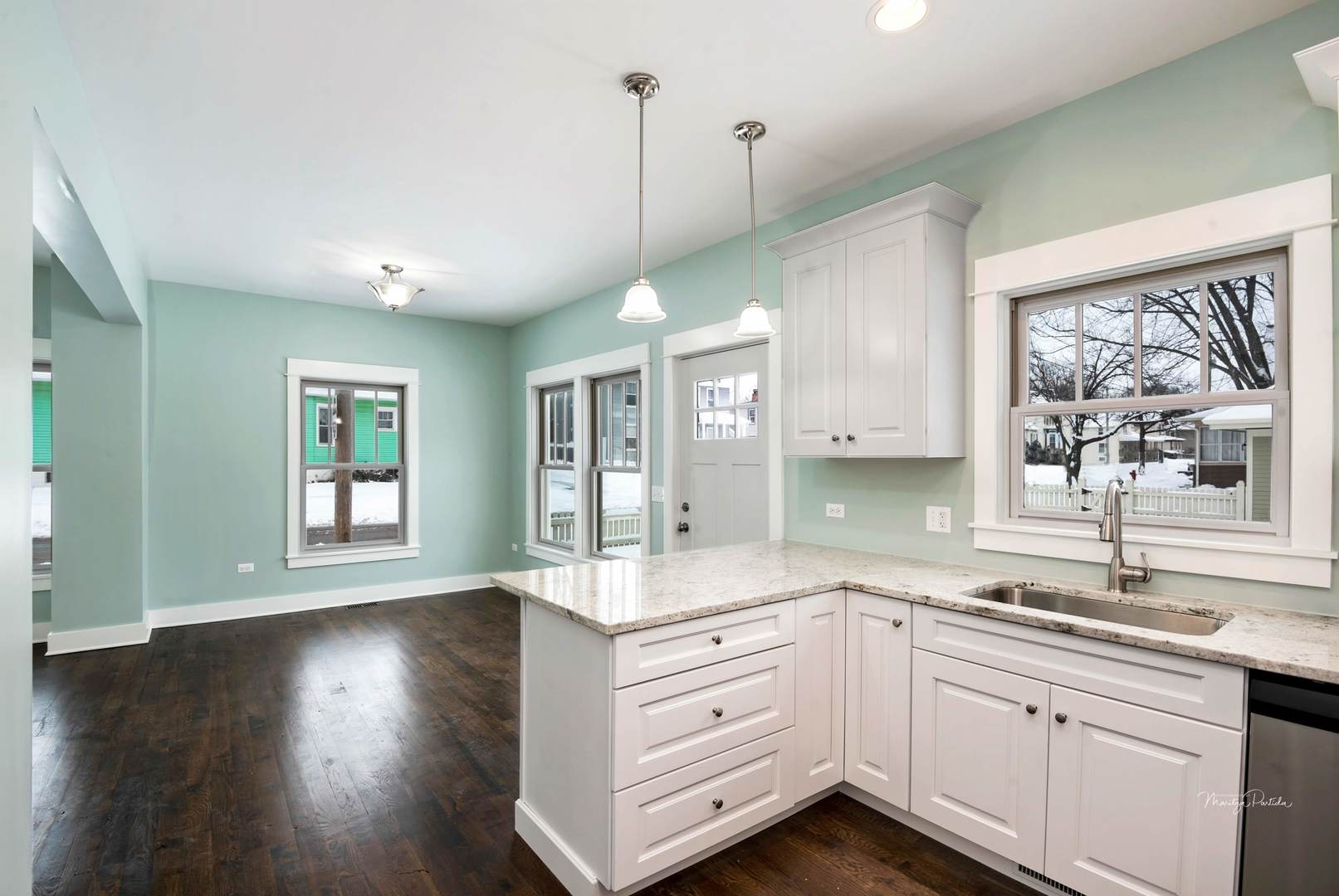 277 North Spring Street Elgin, IL 60120 - Photo 8 of 28