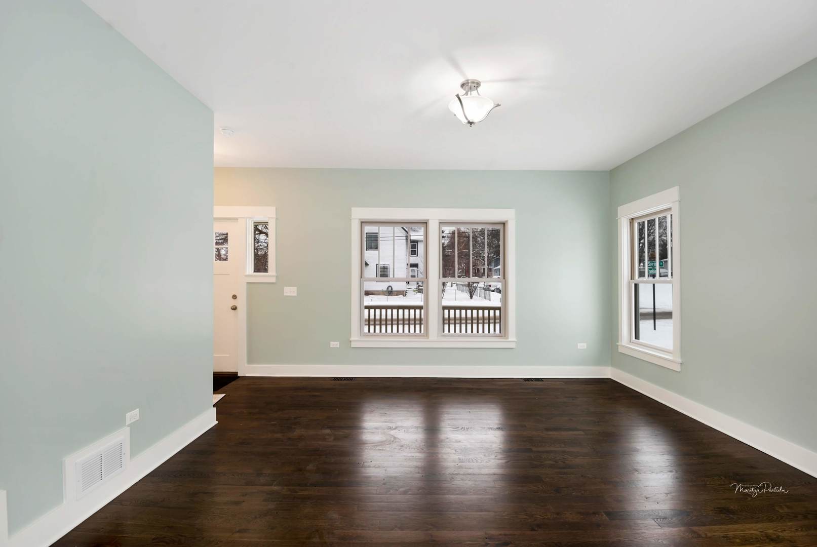 277 North Spring Street Elgin, IL 60120 - Photo 9 of 28