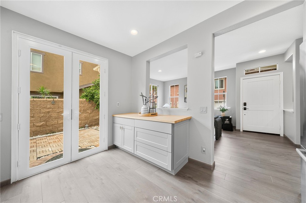 311 Nimbus Tustin, CA 92782 - Photo 17 of 39 a large white room with a large window