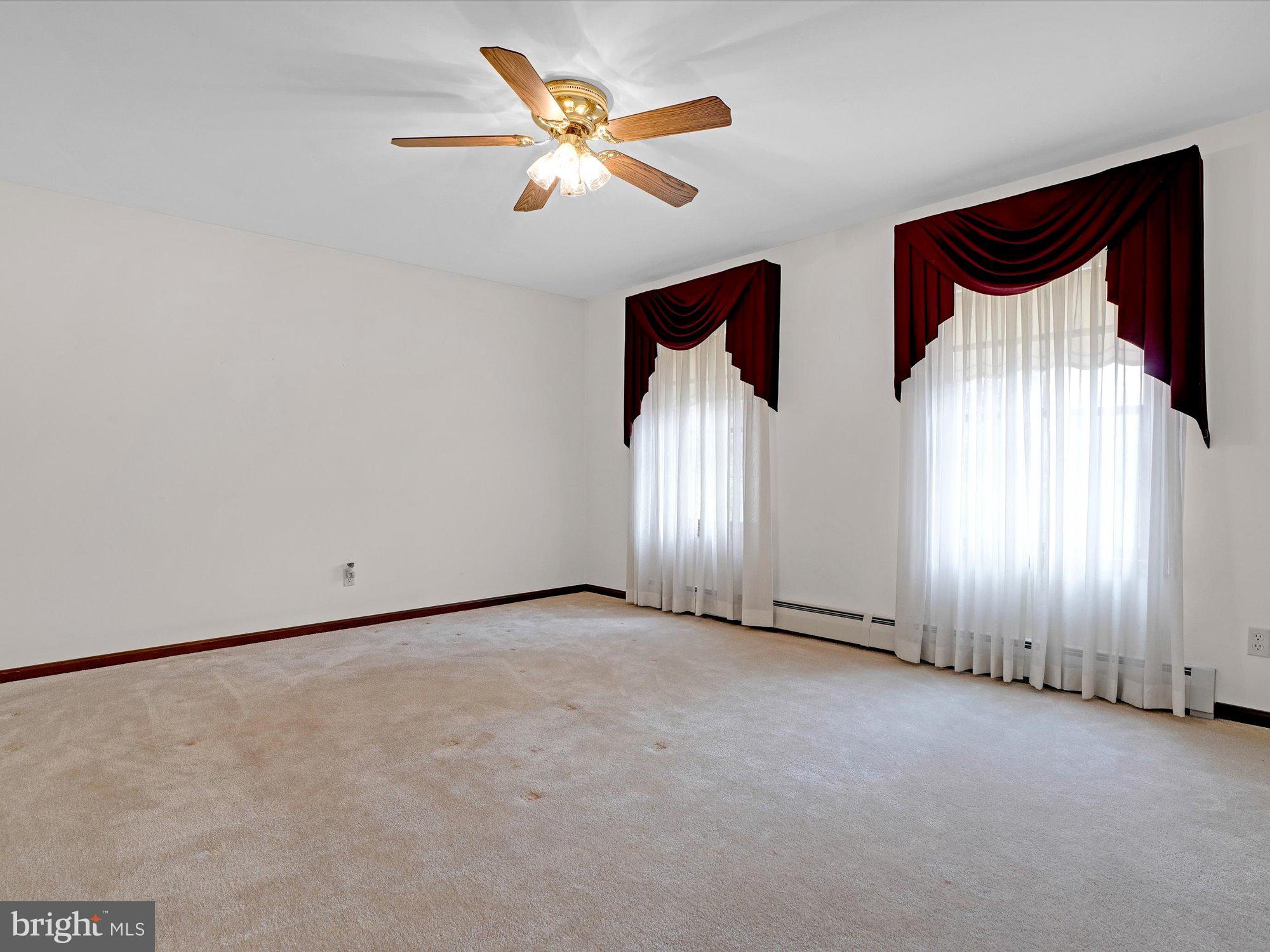 147 Frantz Road Pine Grove, PA 17963 - Photo 8 of 28 Living Room