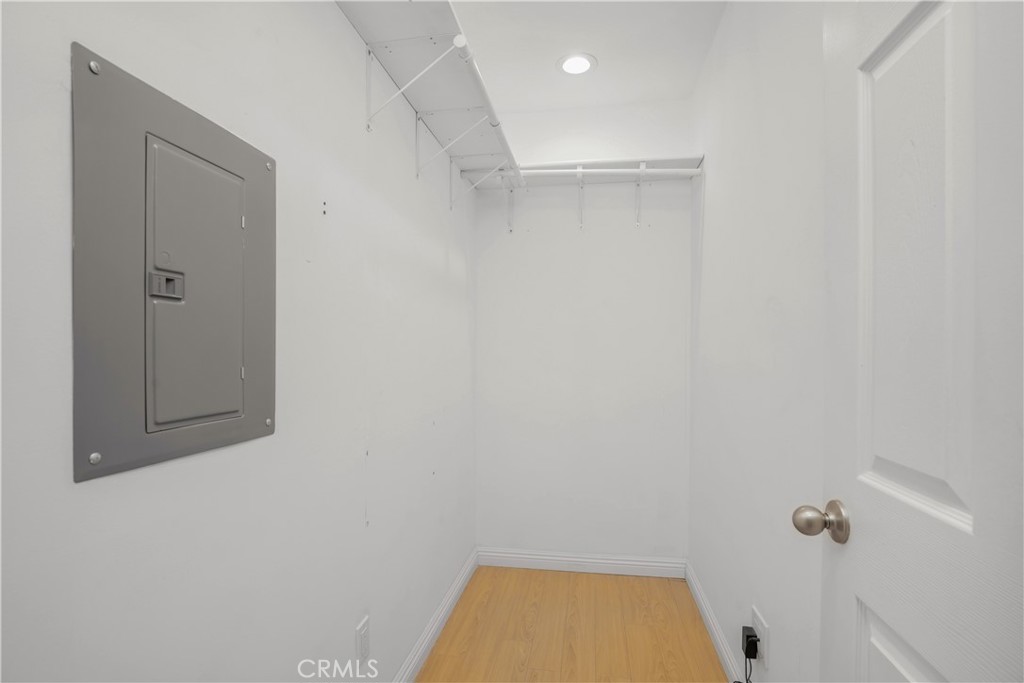 1420 North Frederic Street Burbank, CA 91505 - Photo 23 of 50 Primary walk in closet