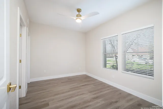 $1,749 | 1644 West Mistletoe Avenue, Unit 201, San Antonio, TX 78201