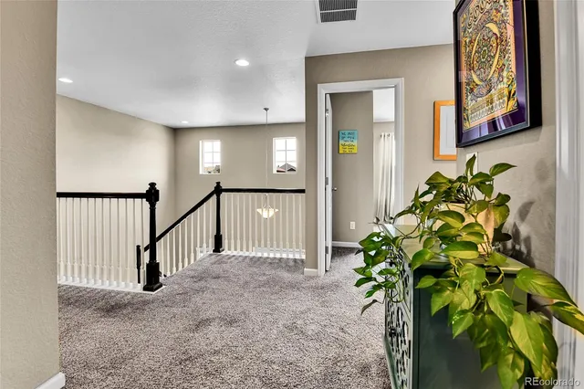 a view of entryway with a flower pot