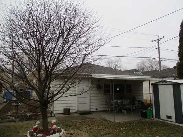a view of house with a outdoor space