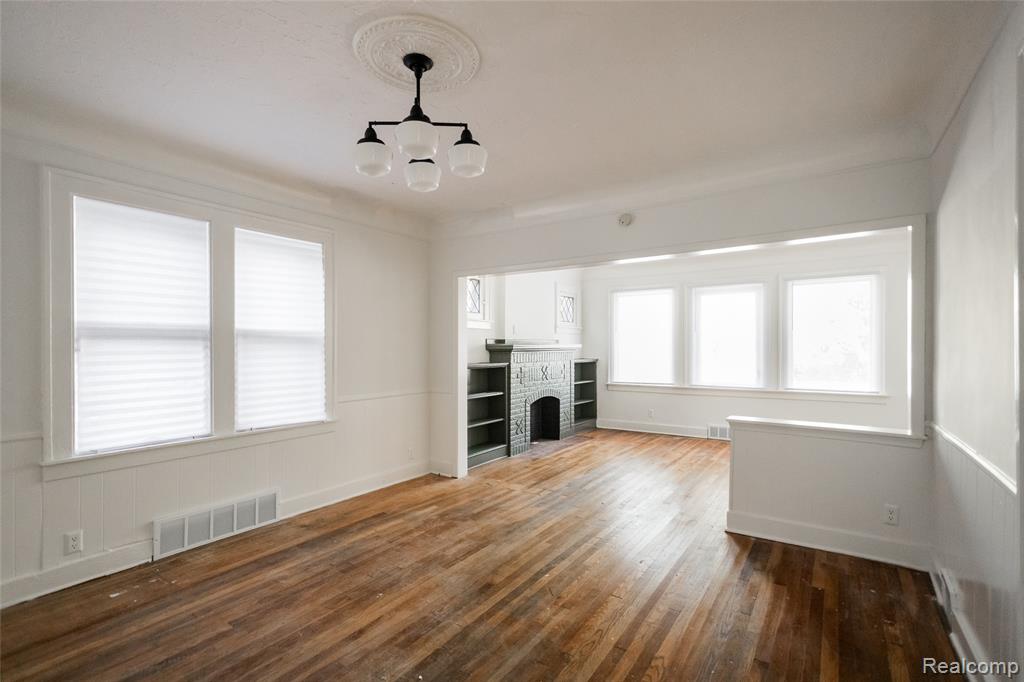 5783 Yorkshire Road Detroit, MI 48224 - Photo 4 of 30
