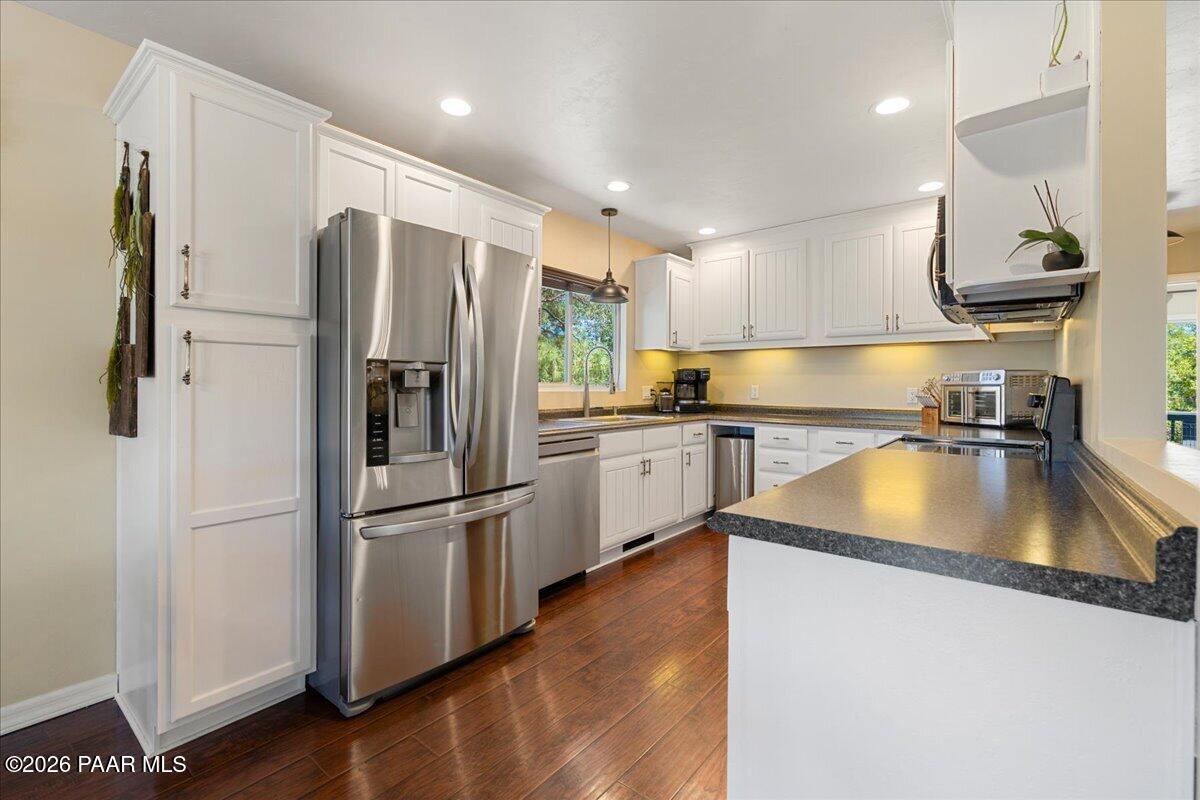 2040 Thumb Butte Road Prescott, AZ 86305 - Photo 6 of 38 Kitchen