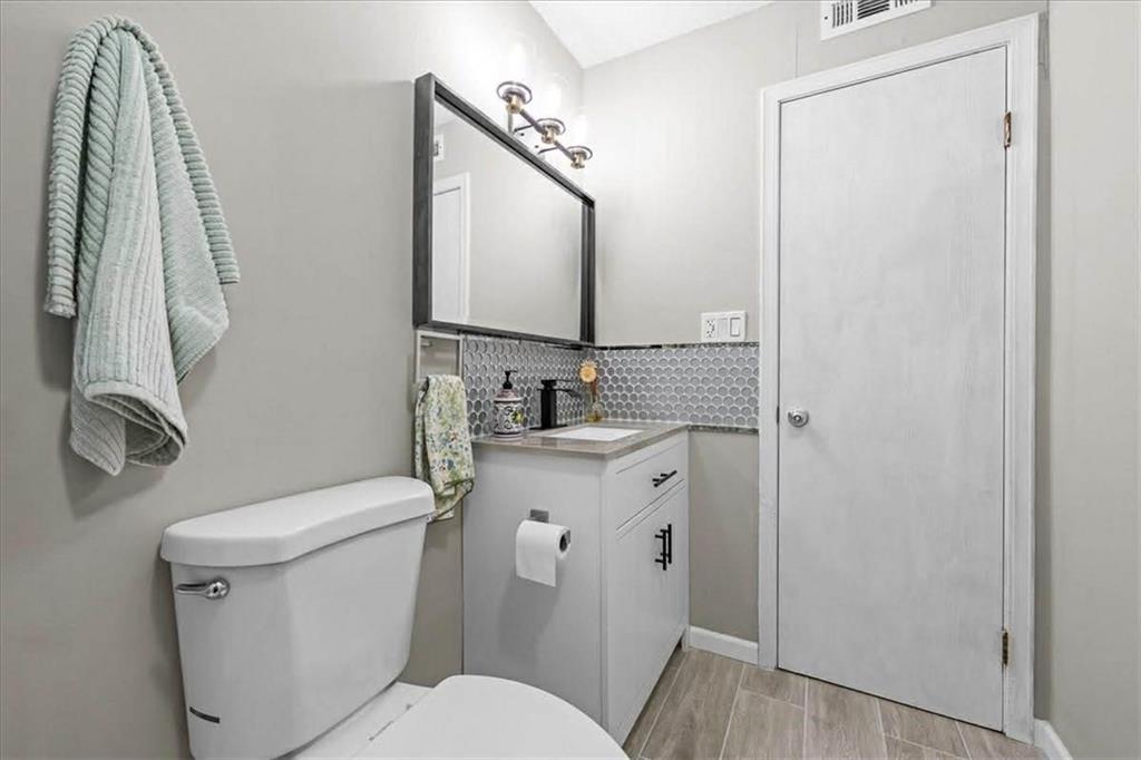 8135 Holmes Road, Unit 202 Kansas City, MO 64131 - Photo 15 of 16