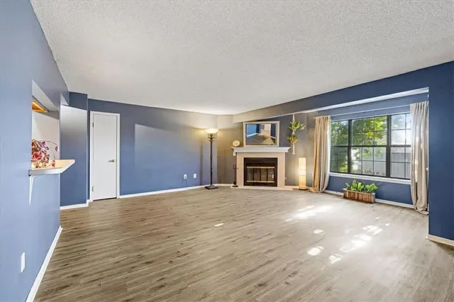 $90,000 | 8135 Holmes Road, Unit 202, Kansas City, MO 64131