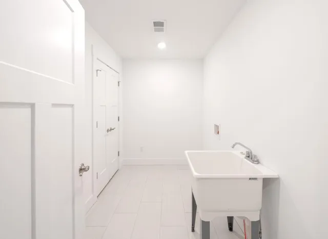 $830,000 | 1924 Percy Lane, Highland, MI 48357