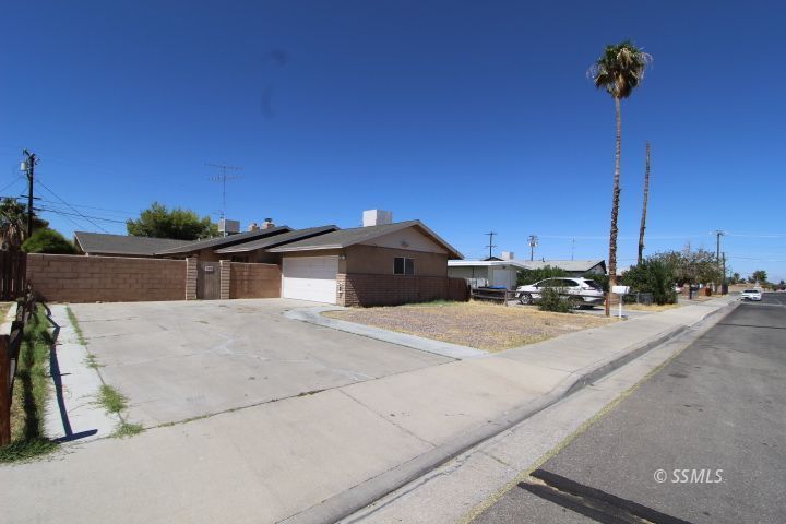129 South Sunland Street Ridgecrest, CA 93555 - Photo 2 of 39 Gallery Image 2
