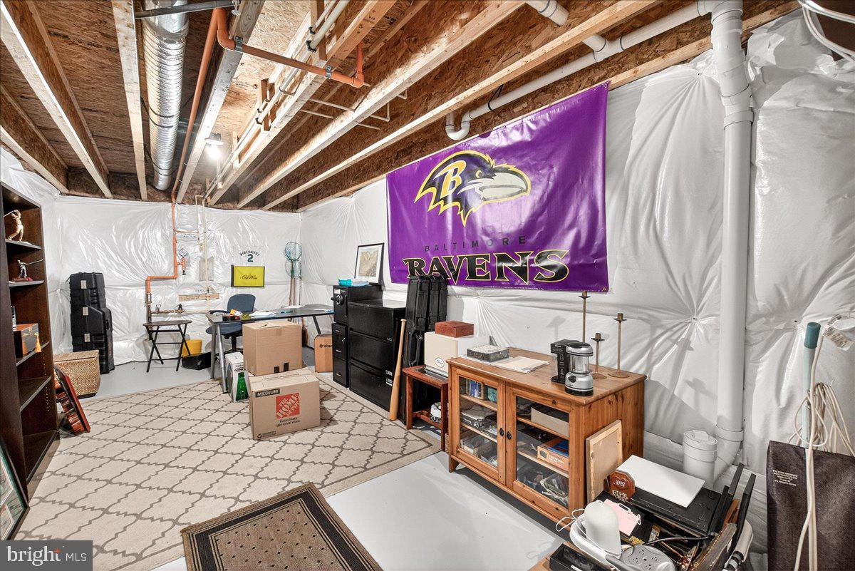 2896 Town View Circle New Windsor, MD 21776 - Photo 42 of 45 a room with furniture